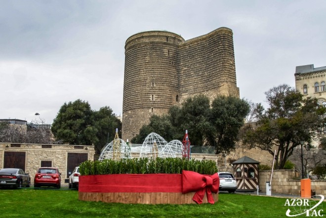 Bakı bayramsayağı bəzədildi - foto