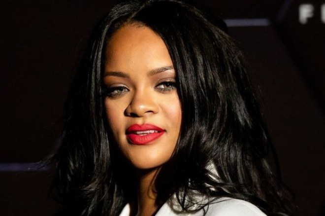 Rihanna 10 ildə dörd uşaq istəyir