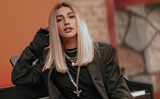 Röya çətin günlərindən danışdı
