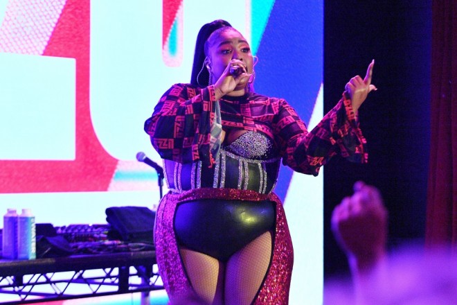 Lizzo kpklüyünə görə tənqidlərə məruz qalır