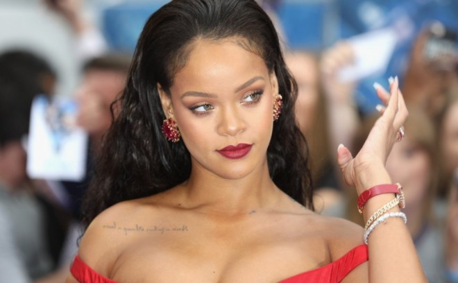 Rihanna ən gənc milyarder oldu