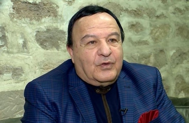 Əməkdar artist Xalq artisti ilə bağlı etiraf edib

