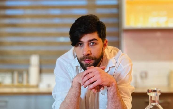 Samir aparıcıları "bayağı" adlandırıb