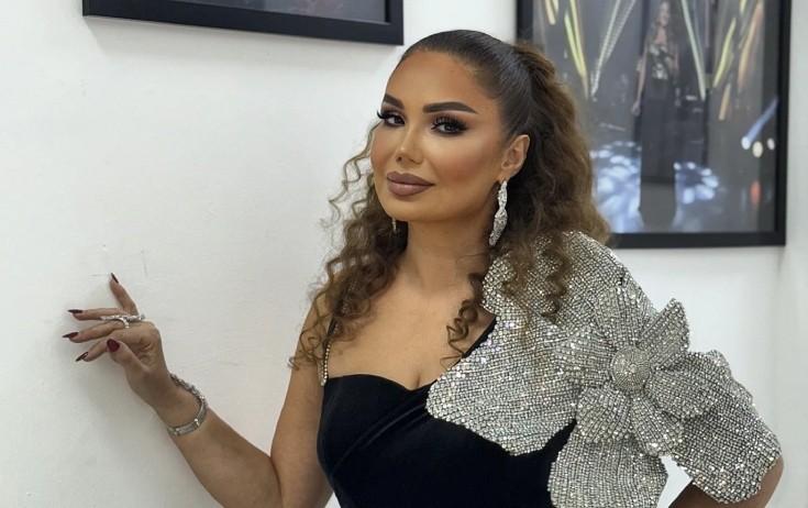 Əməkdar artist geyimlərini saxlayır