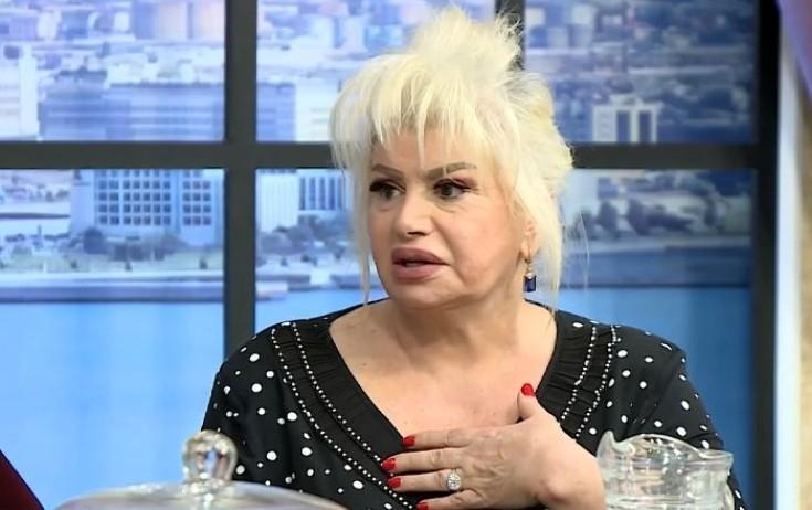 Qızına moda evi açır